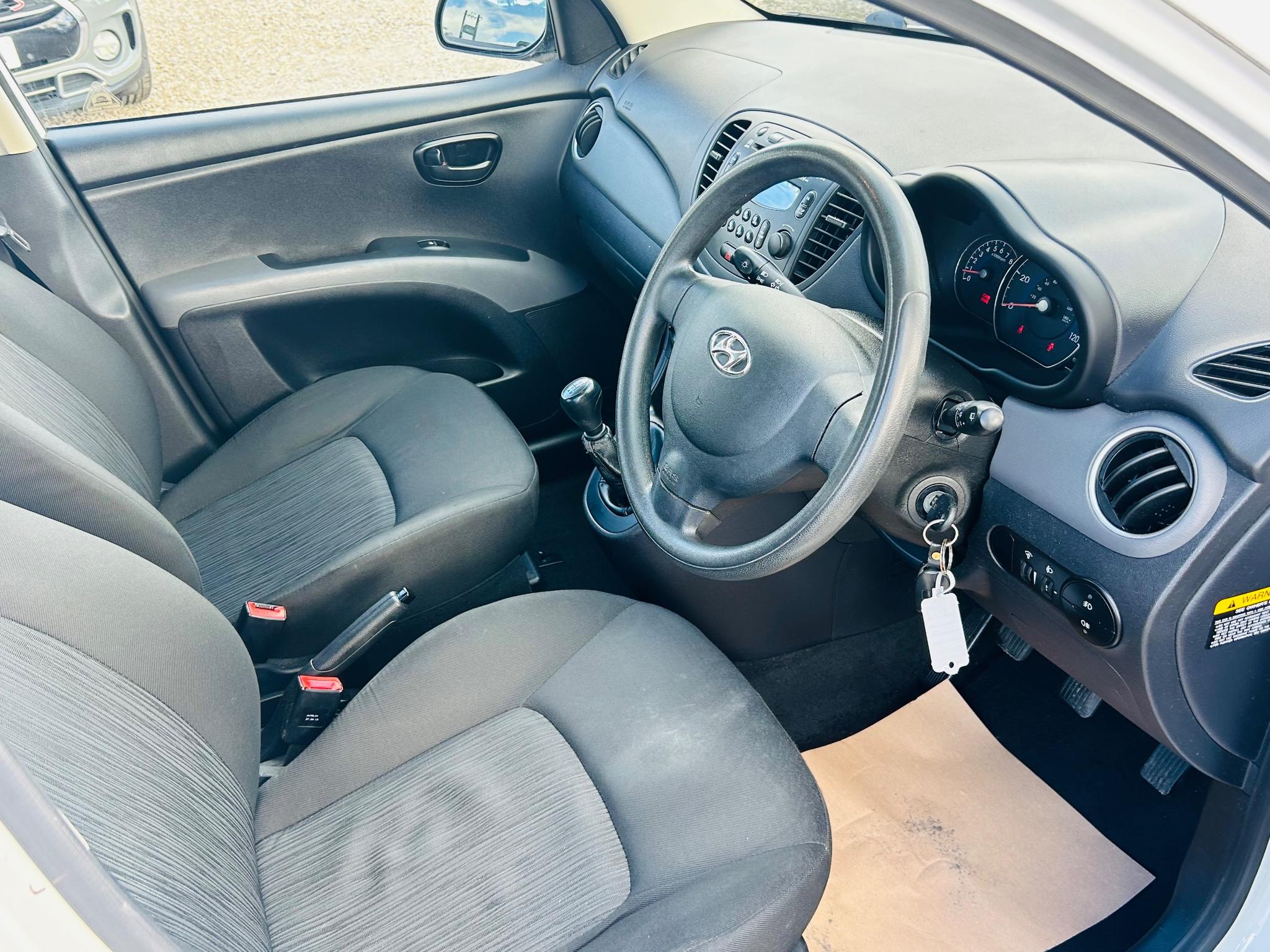 Hyundai i10 view 2