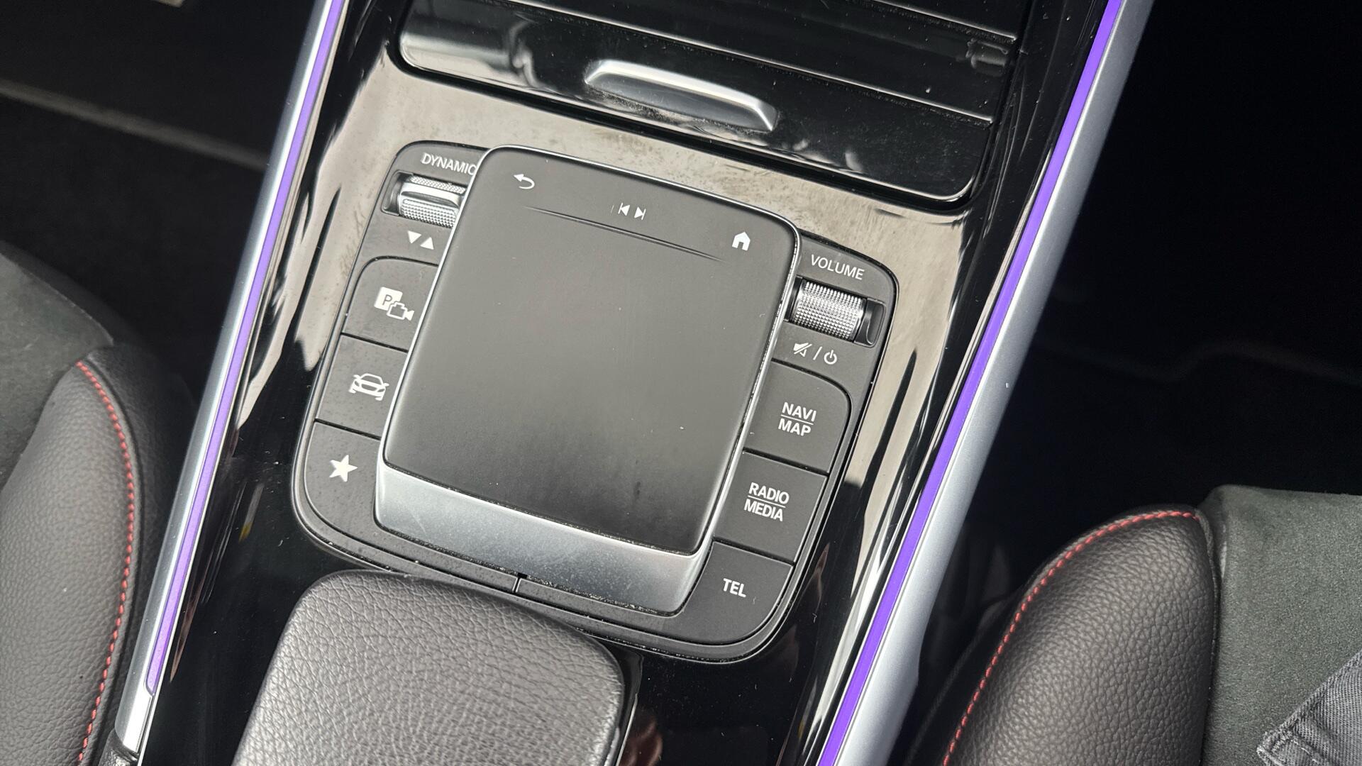 Mercedes-Benz Eqb 300 view 39