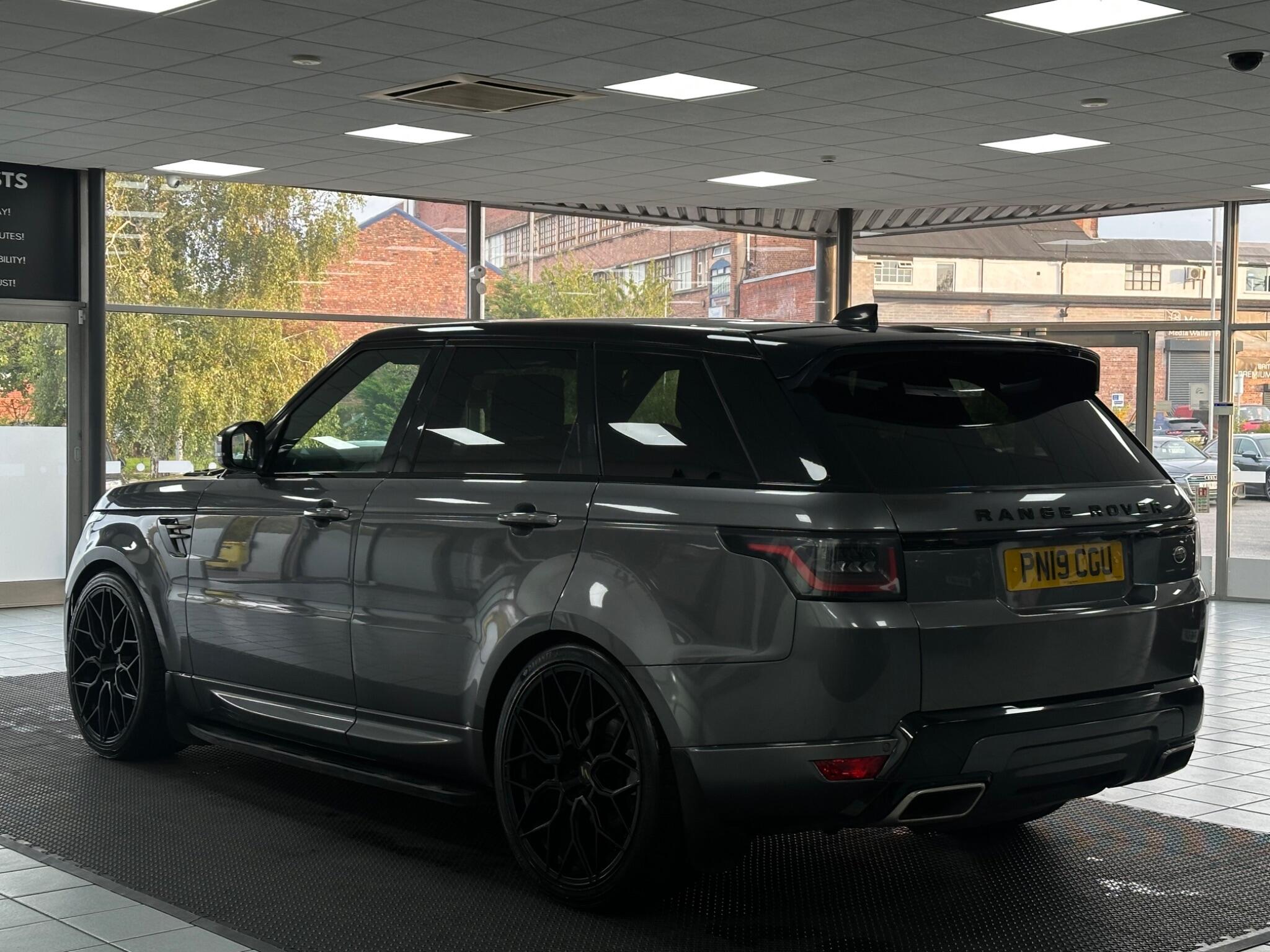 Land Rover Range Rover Sport view 11
