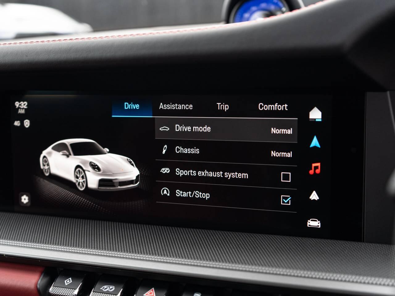 Porsche 911 view 34