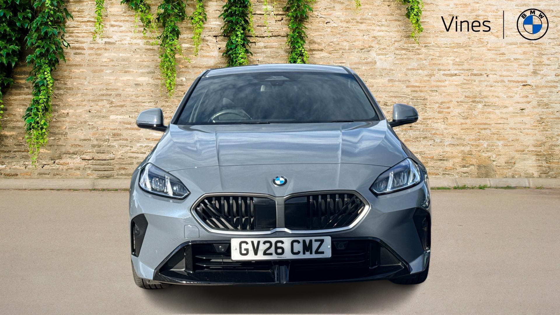 BMW 1 Series view 16