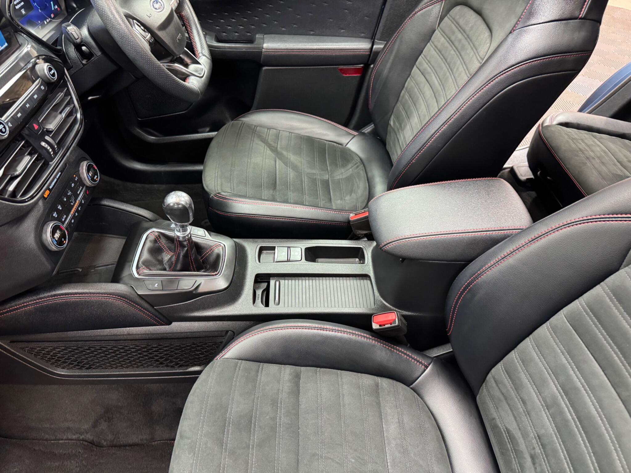 Ford Kuga view 55