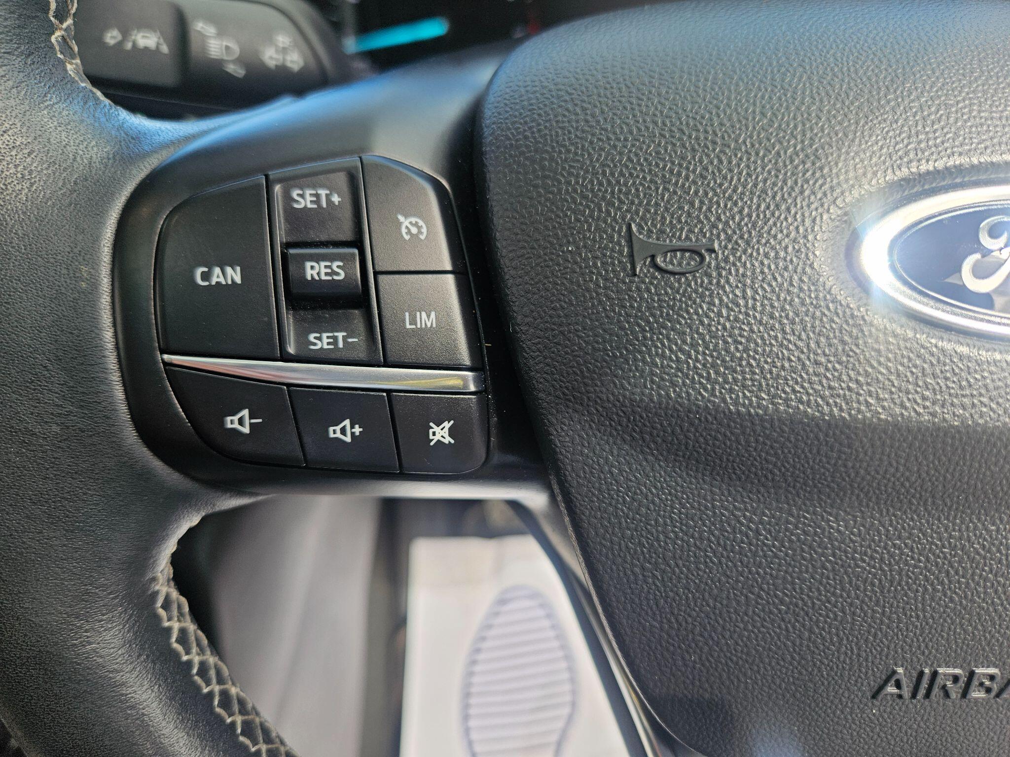 2017 Ford Fiesta image 32
