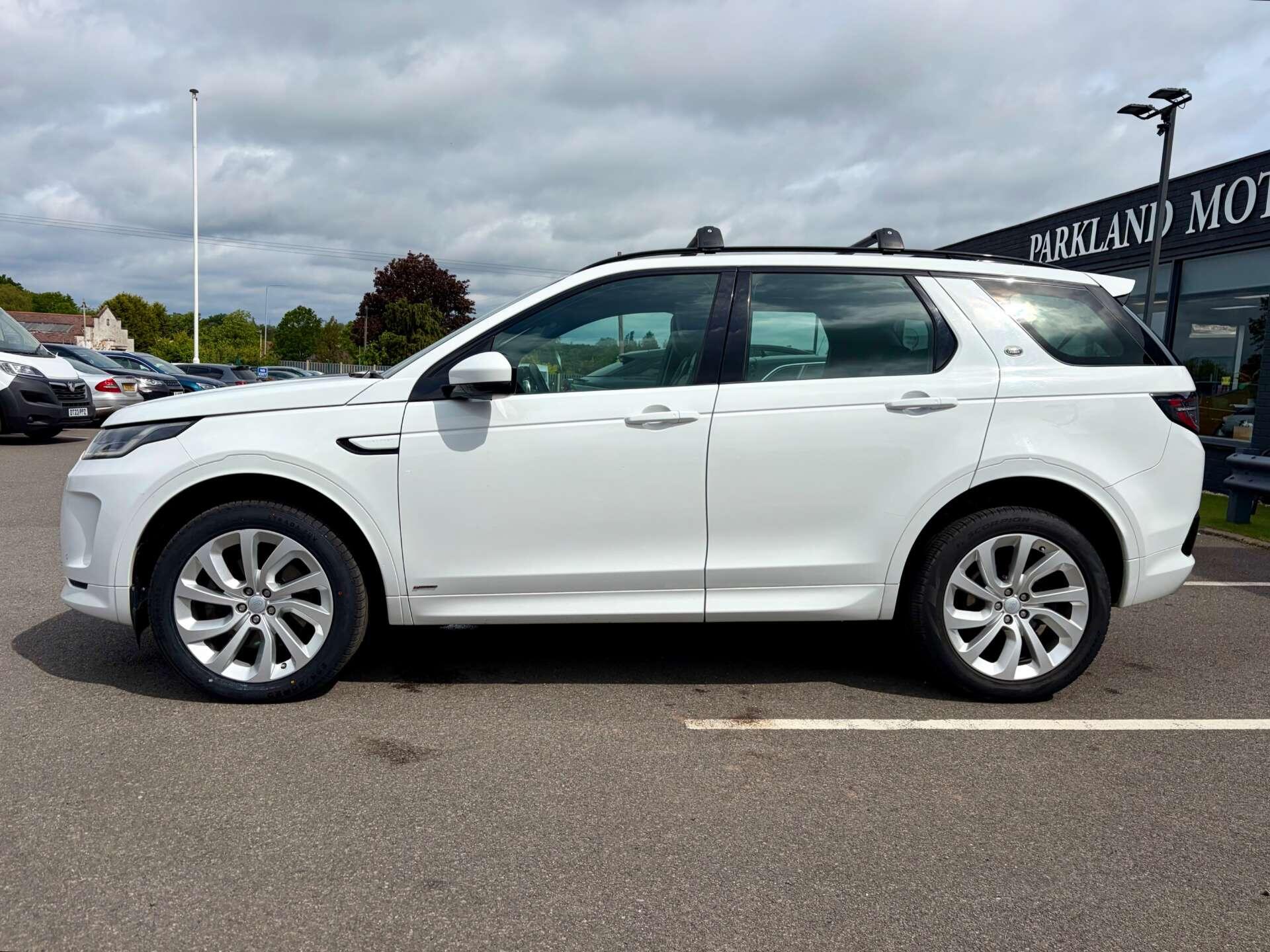 Land Rover Discovery Sport view 5