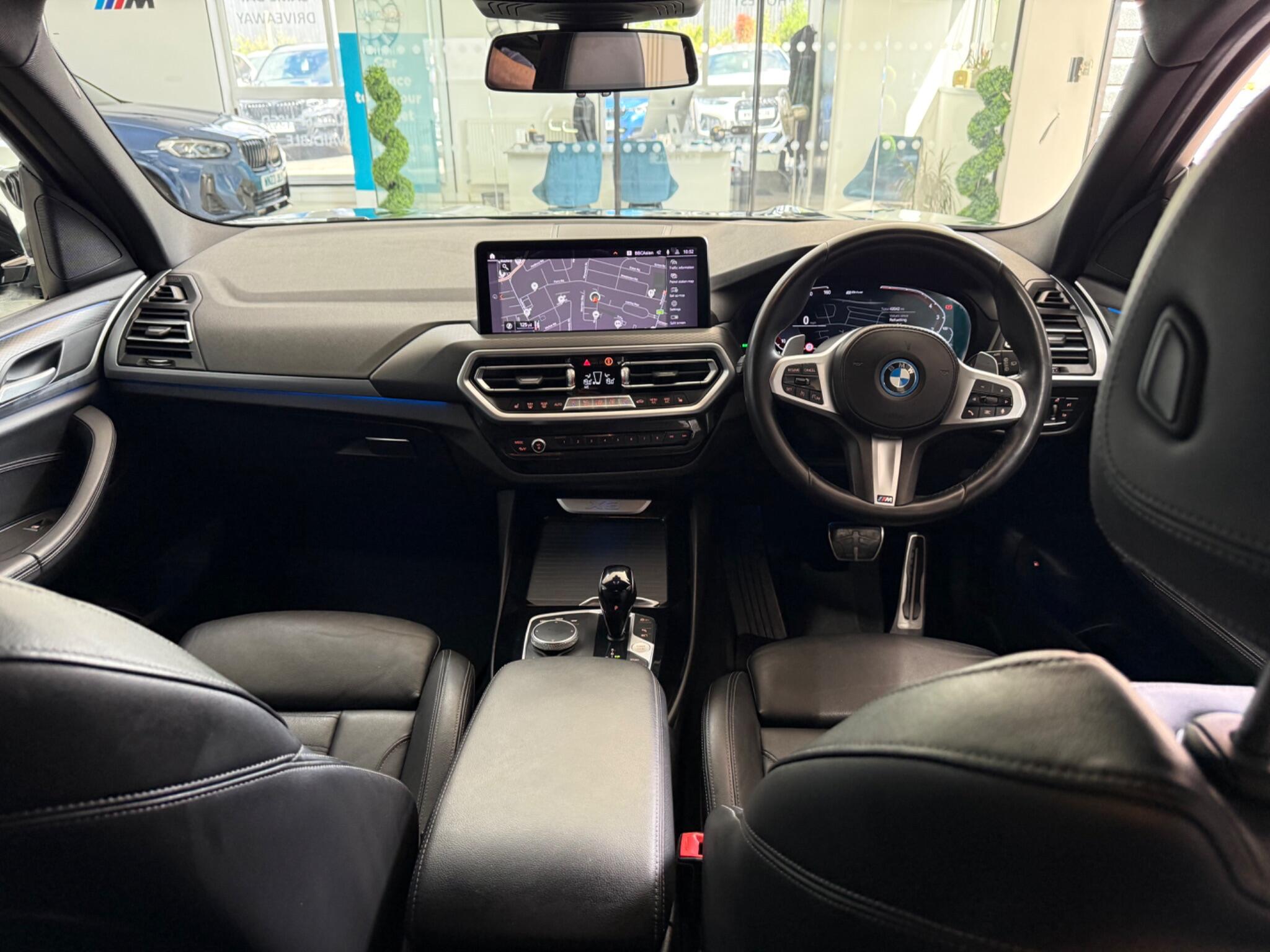 BMW X3 view 8