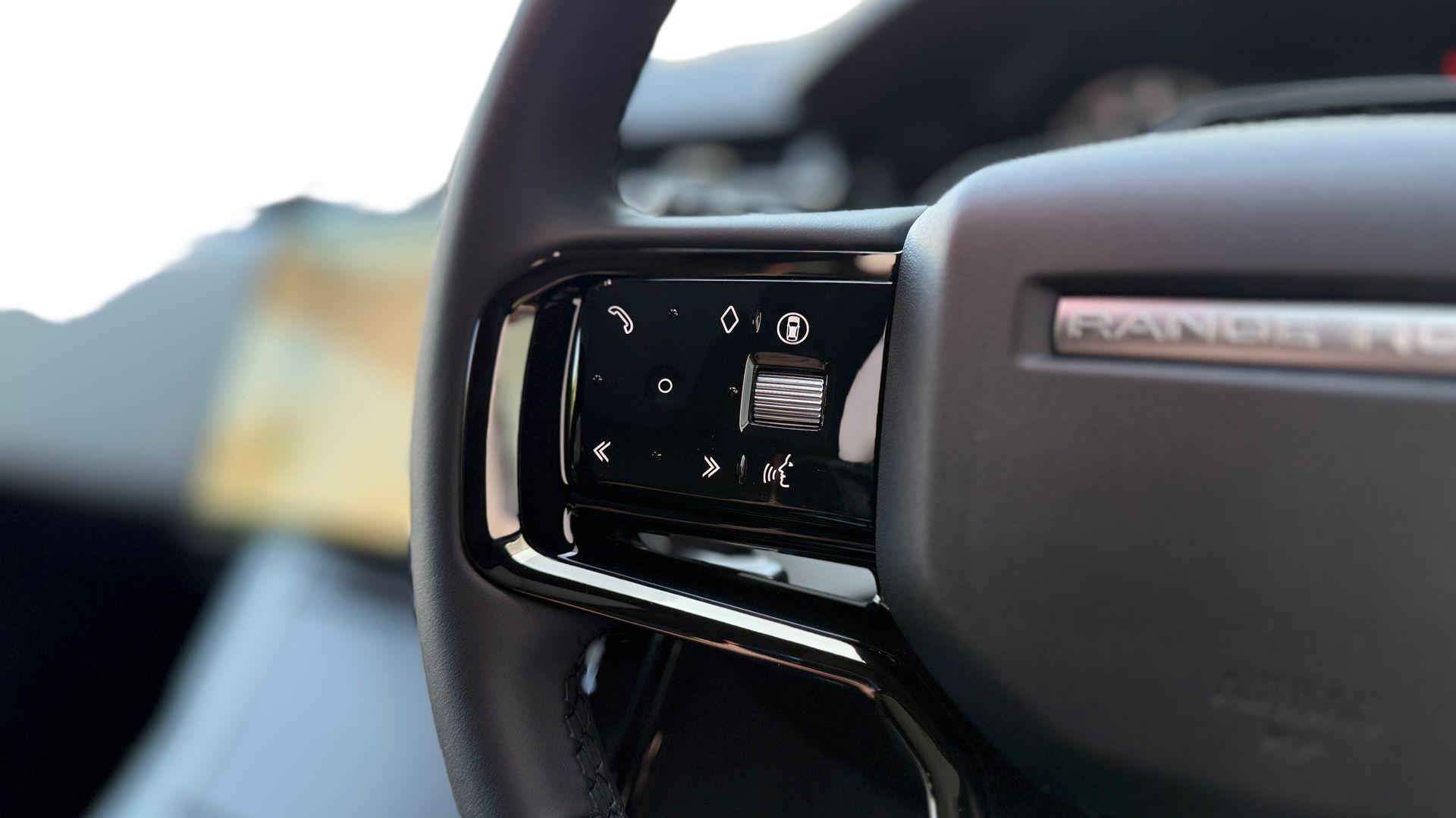 Land Rover Range Rover Velar view 13