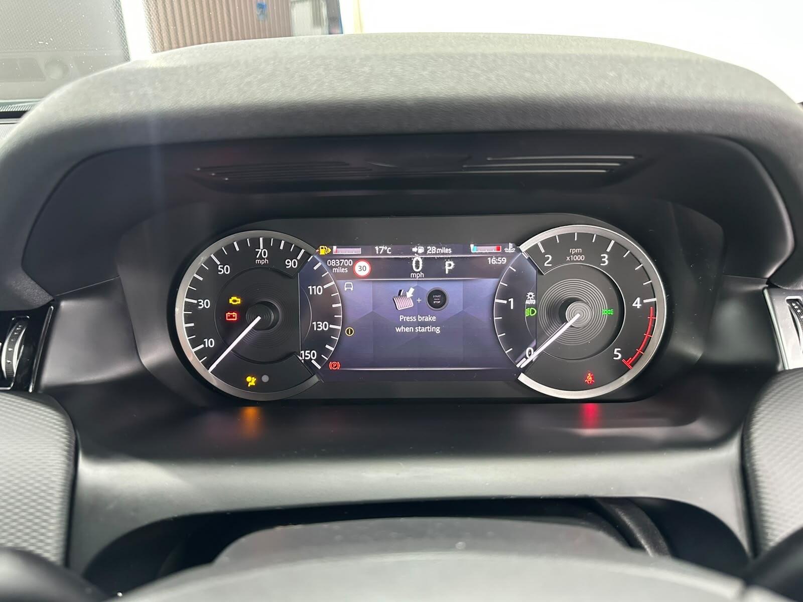 Land Rover Discovery Sport view 43