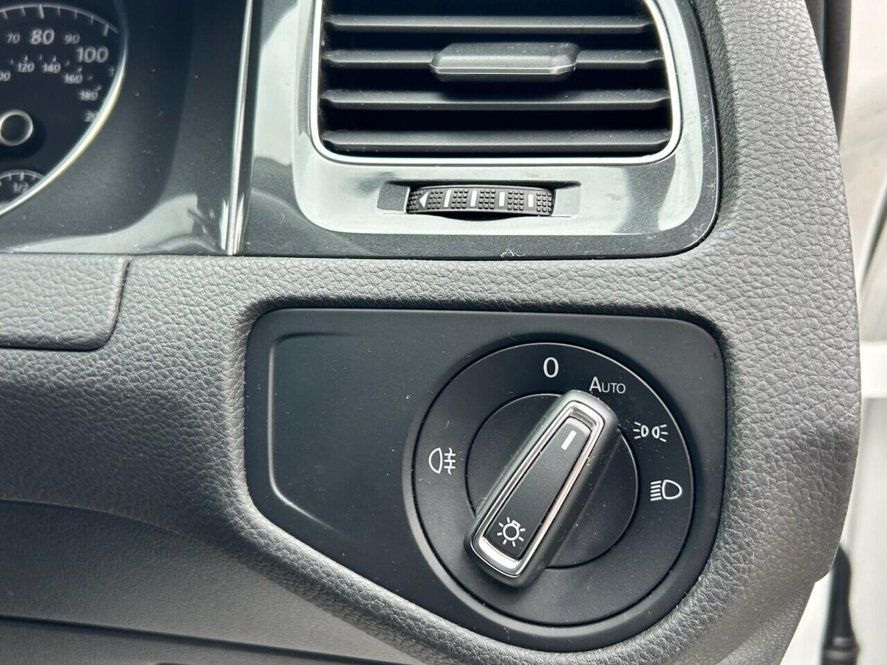 Volkswagen Golf view 25