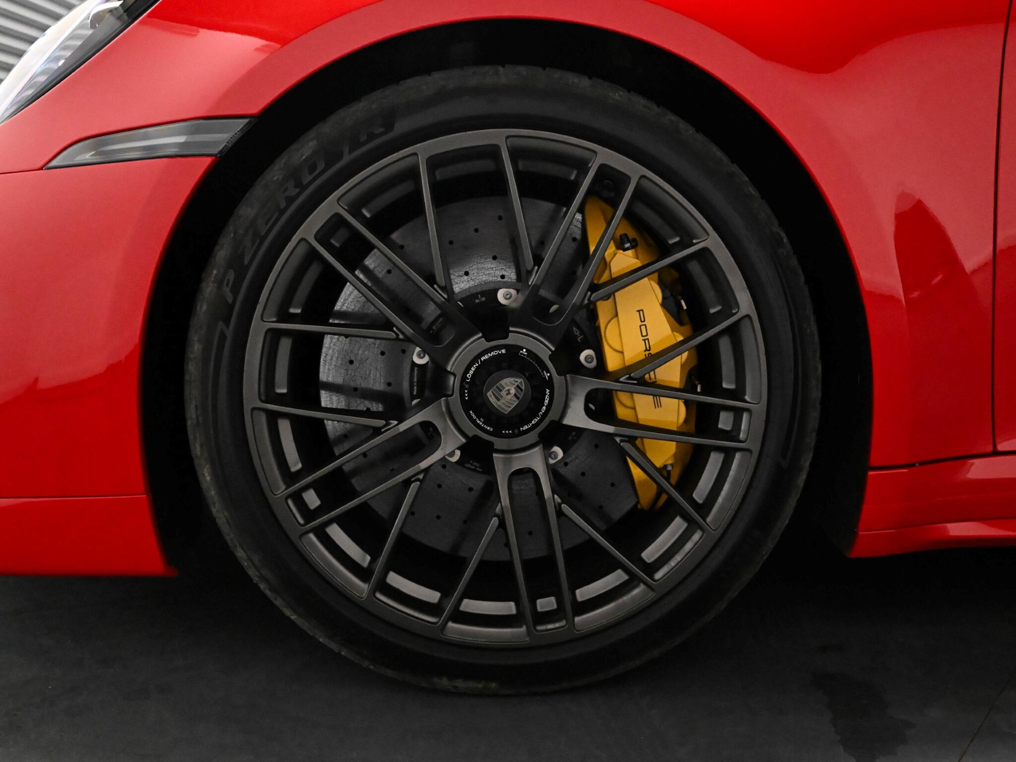 Porsche 911 view 77