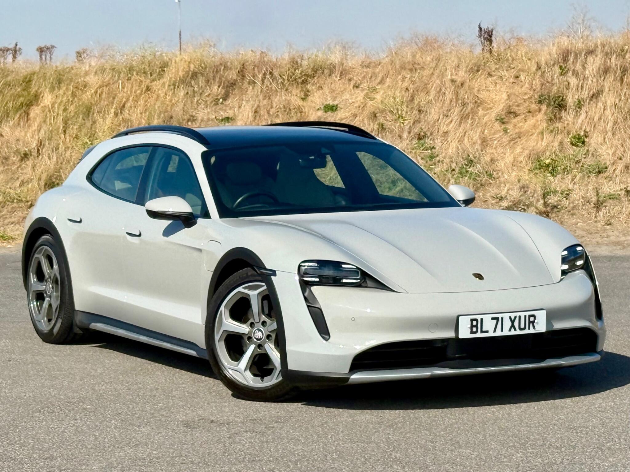 Porsche Taycan view 16