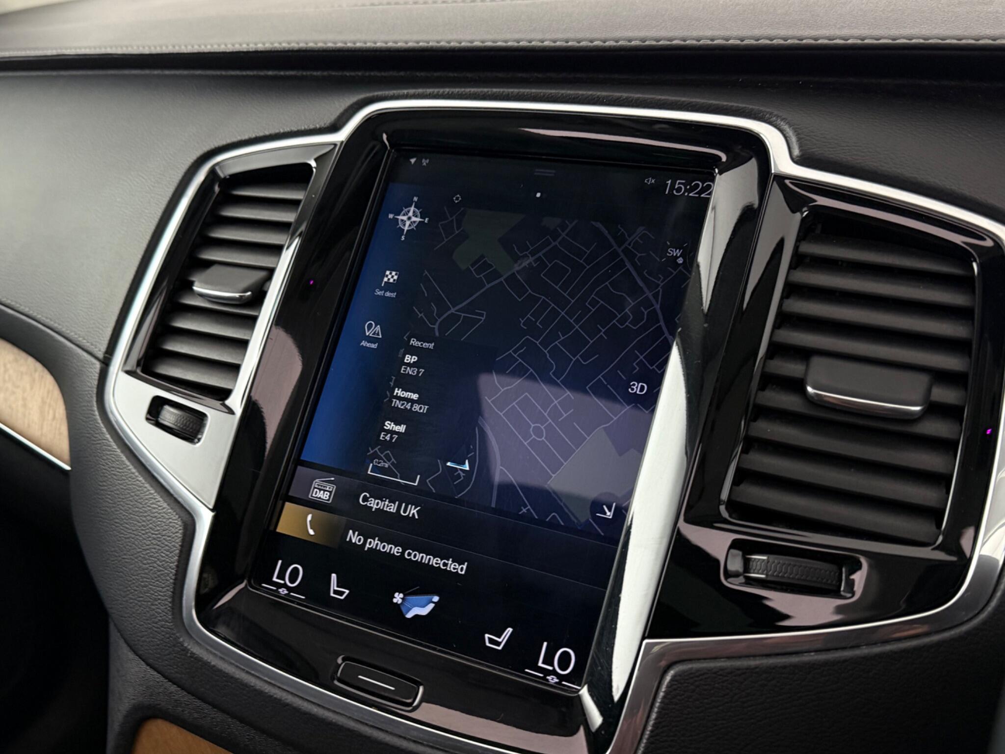 Volvo XC90 view 24
