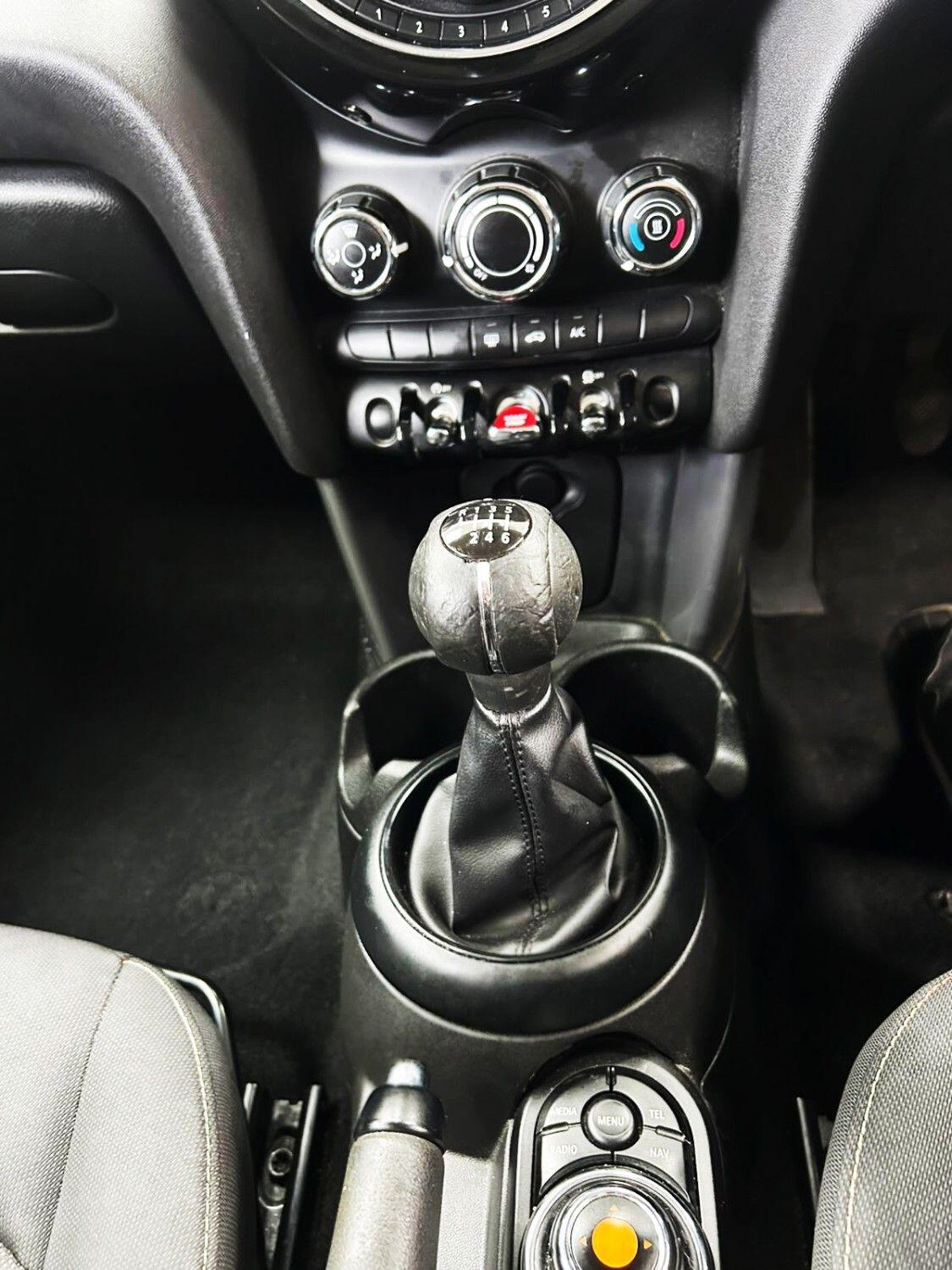 Mini Hatch view 21