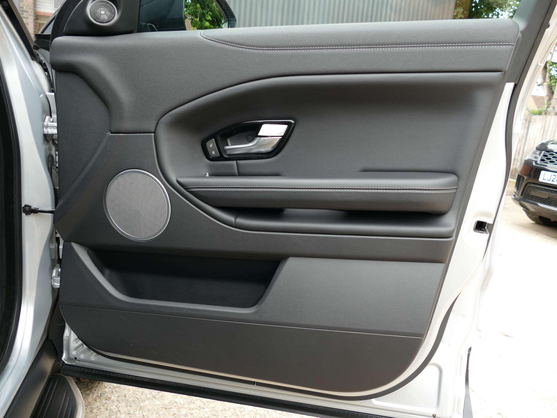Land Rover Range Rover Evoque view 44