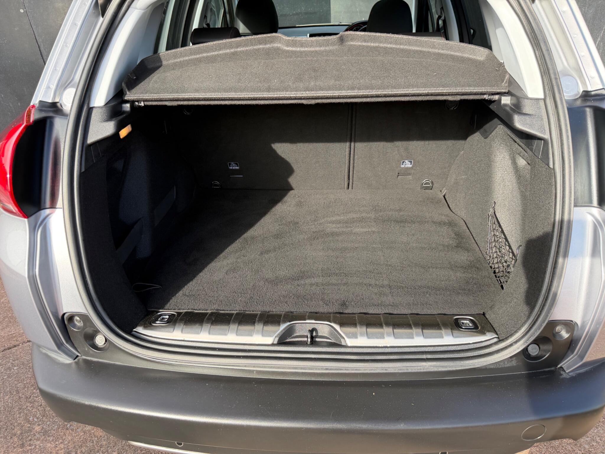 Peugeot 2008 view 13