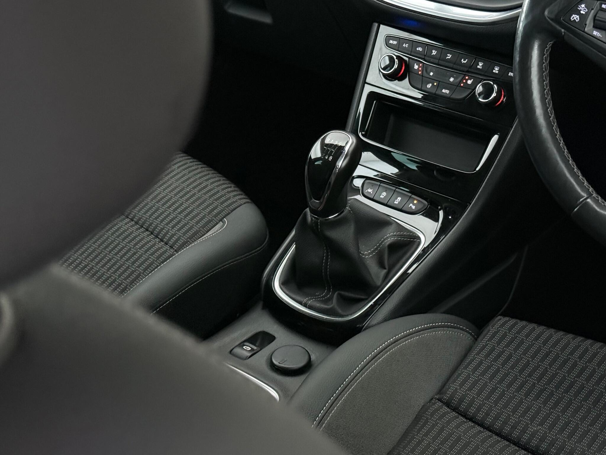 Vauxhall Astra view 14
