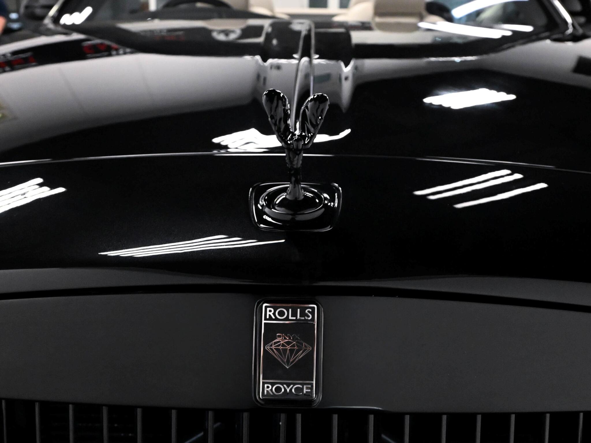 Rolls-Royce Dawn view 17
