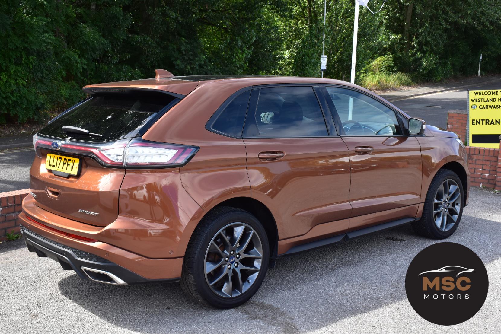 Ford Edge view 19