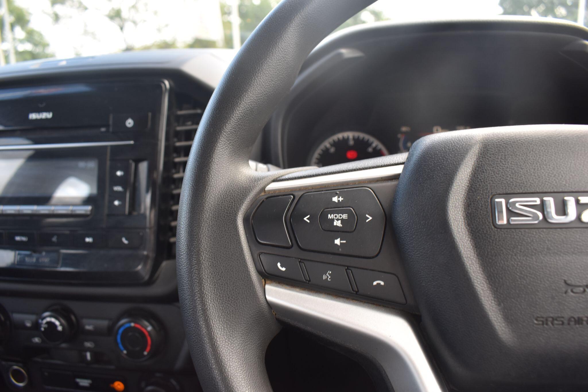 D-Max - 1.9 TD Utility 4WD Euro 6 (s/s) 2dr - Image 17