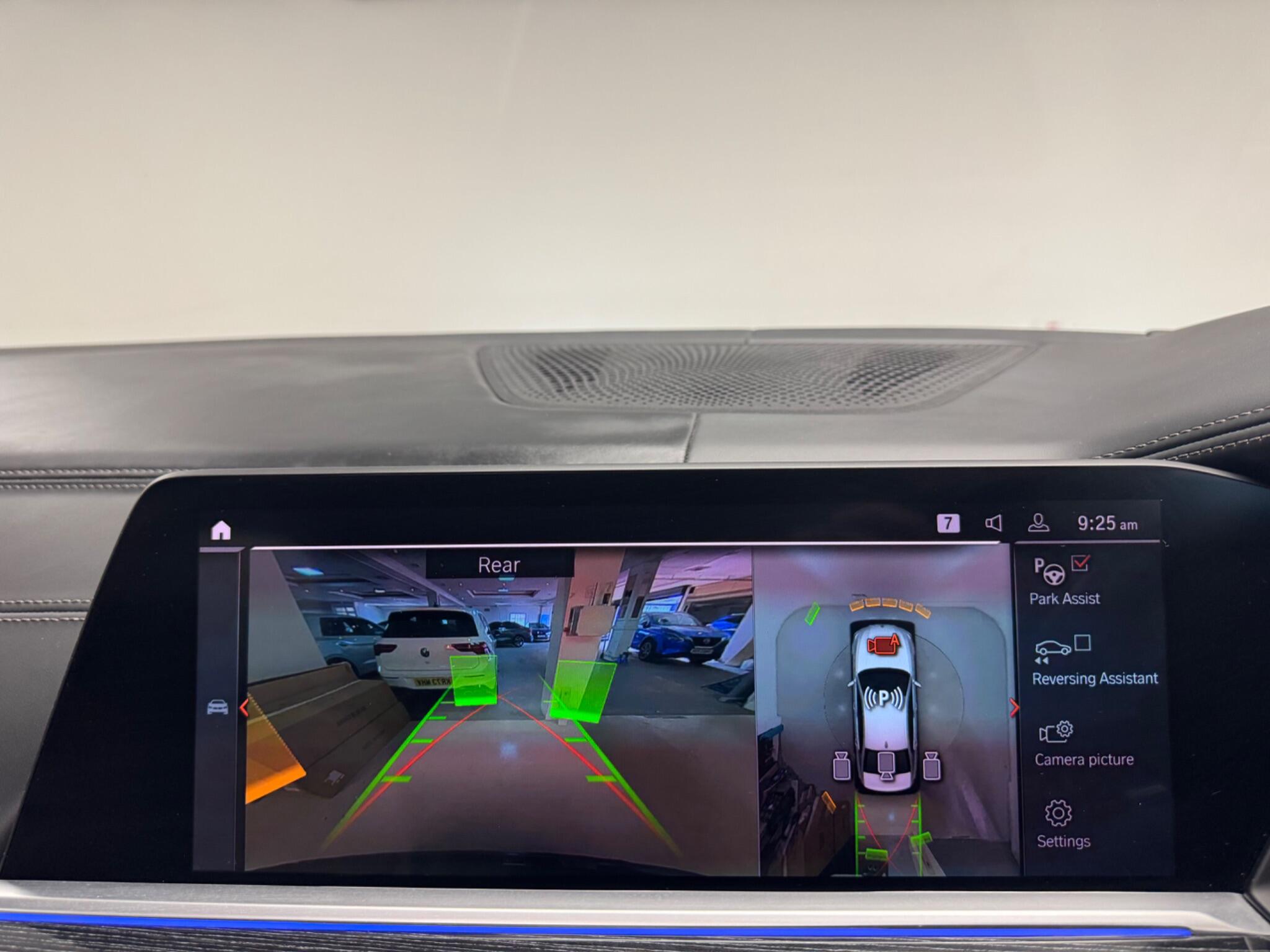 BMW X7 view 31