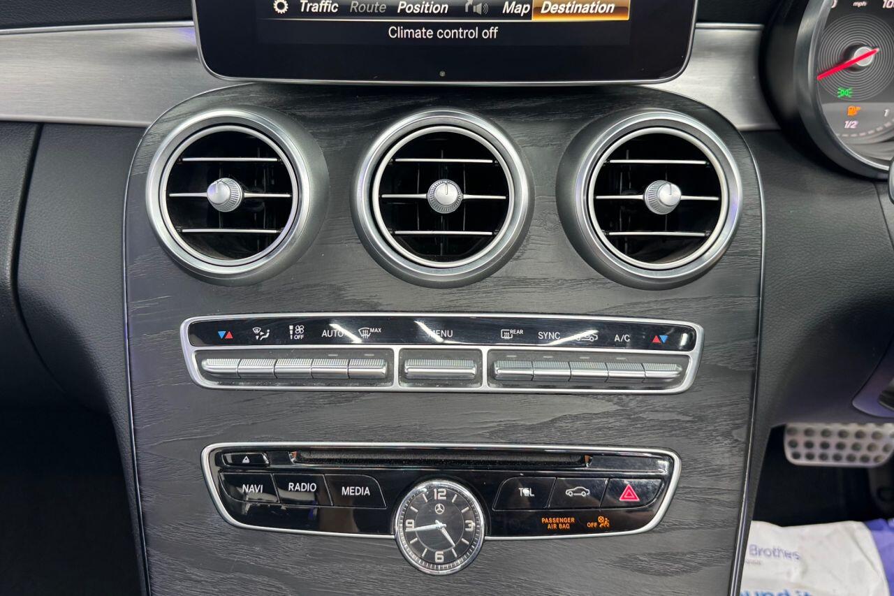 Mercedes-Benz C-Class view 25