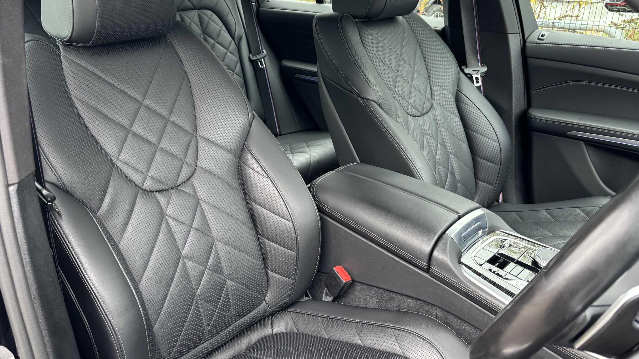 BMW X5 view 11
