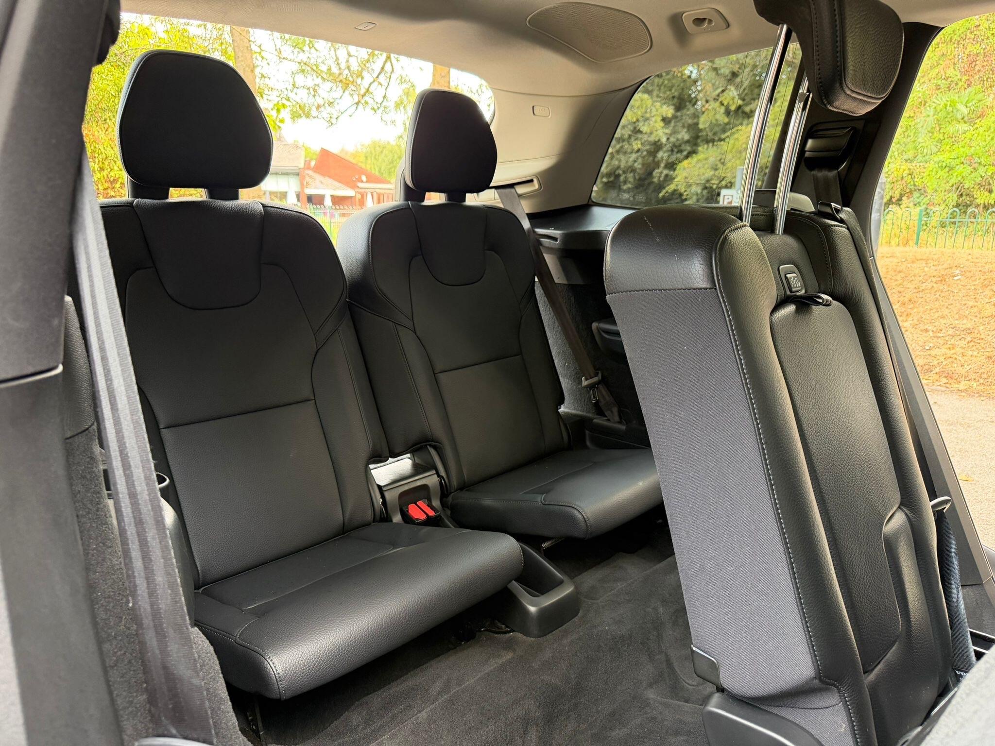 Volvo XC90 view 22