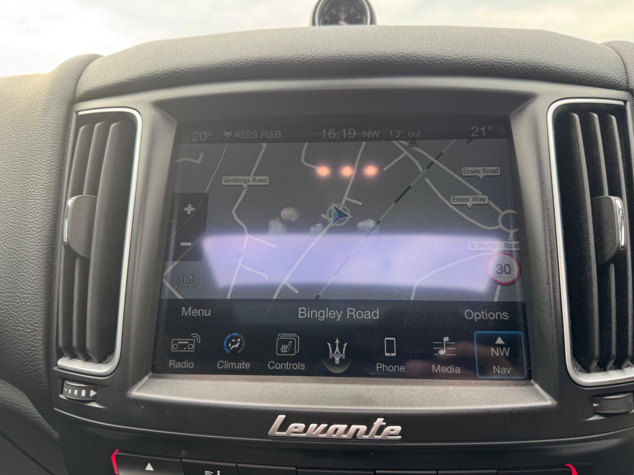 Maserati Levante view 50