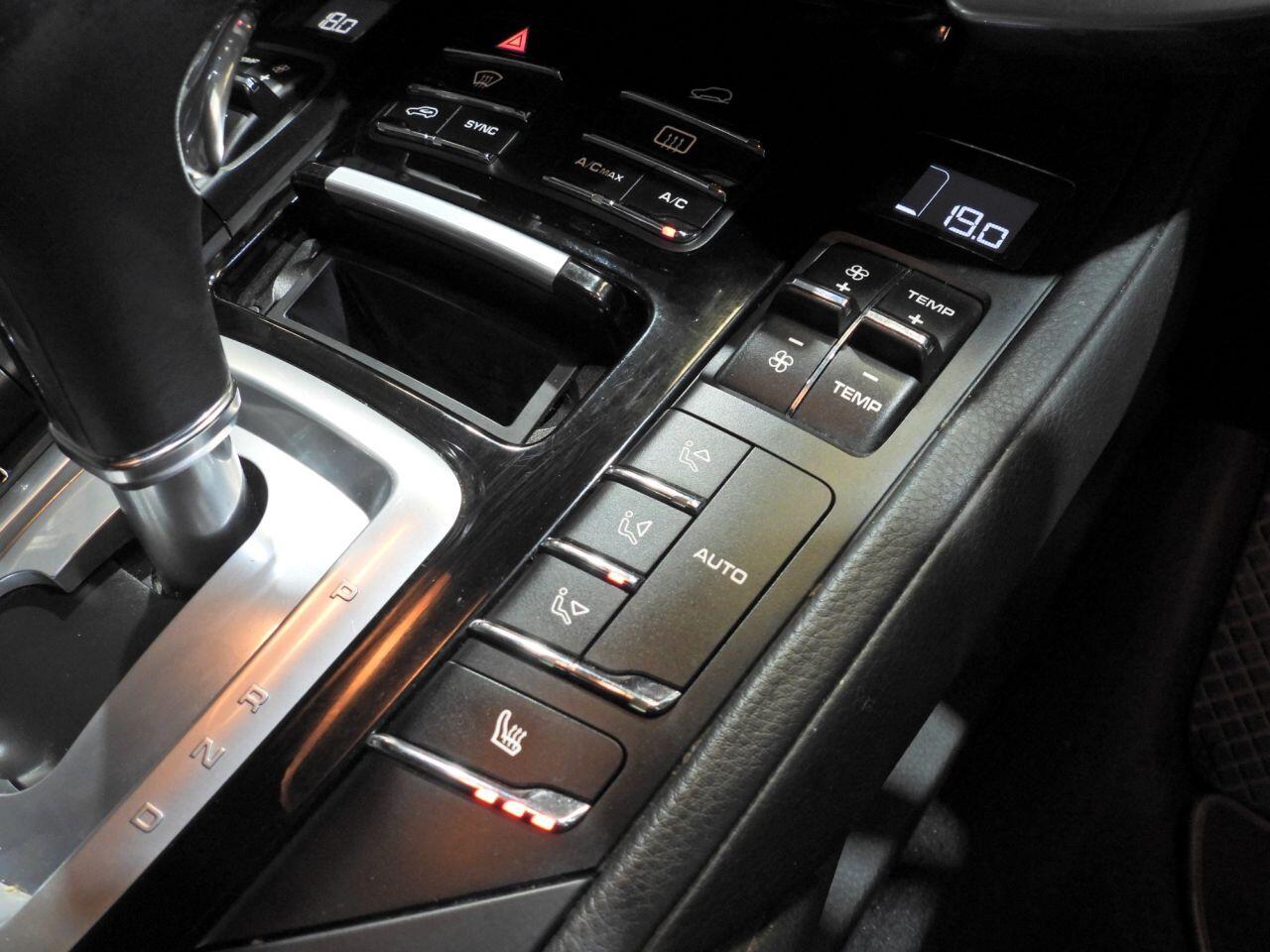 Porsche Cayenne view 28