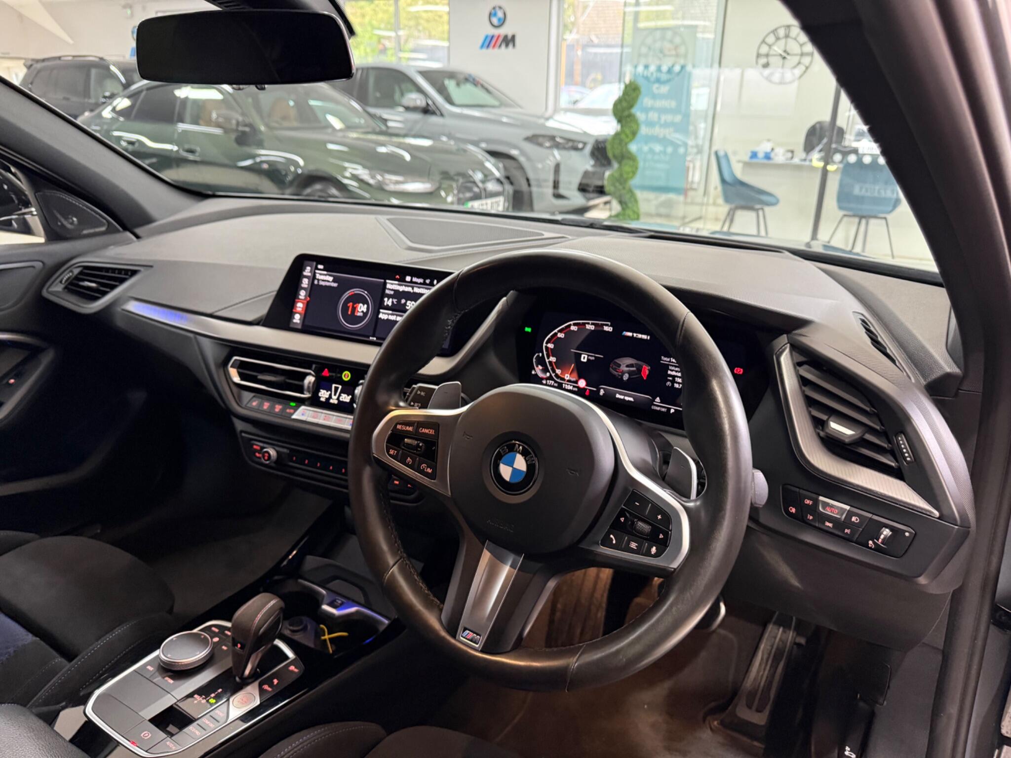 BMW 1 Series view 35