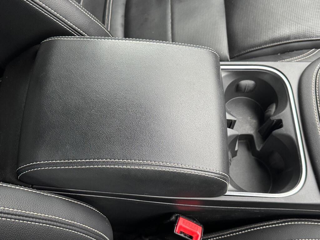 Jaguar E-Pace view 40