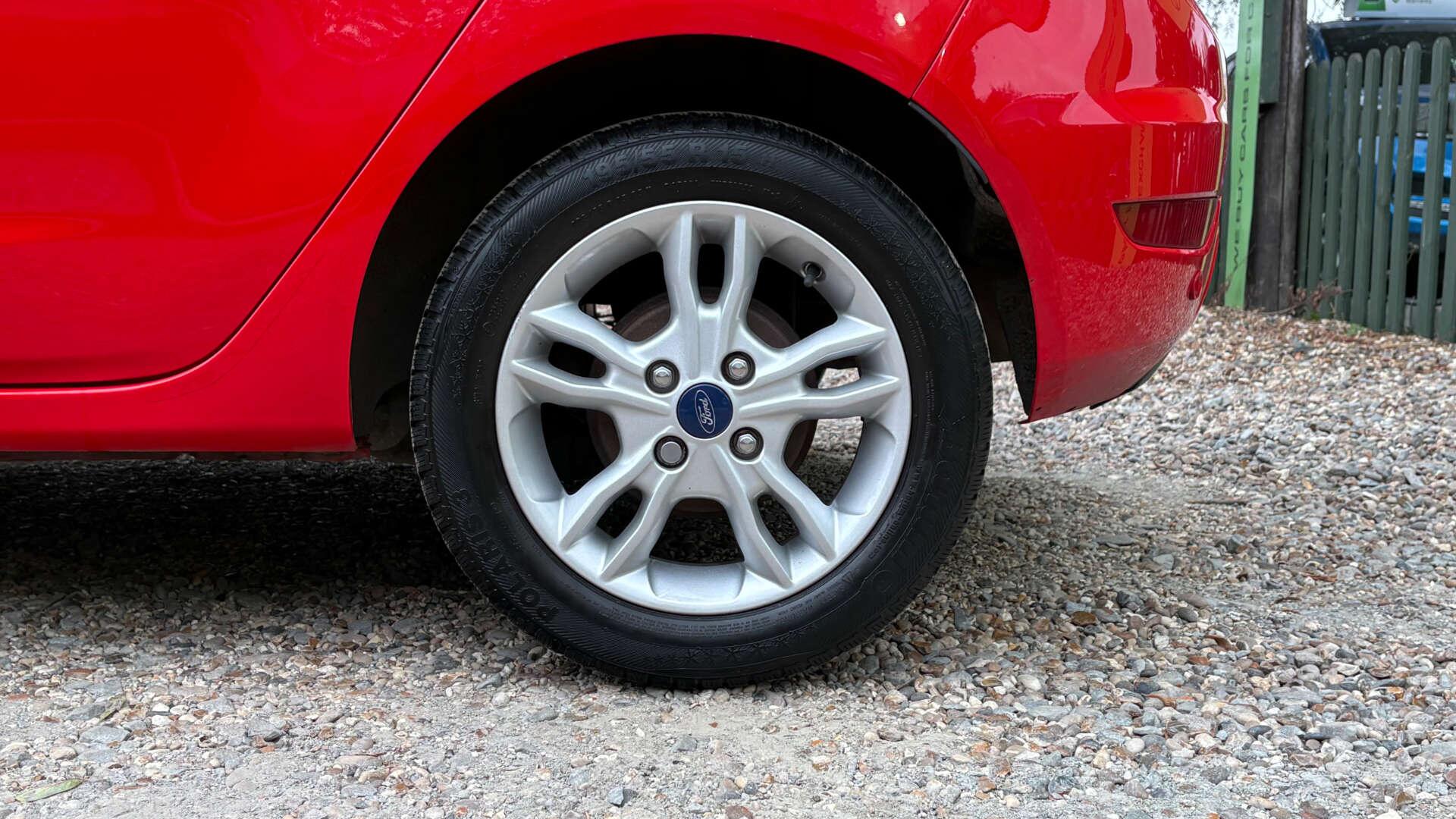 Ford Fiesta view 33