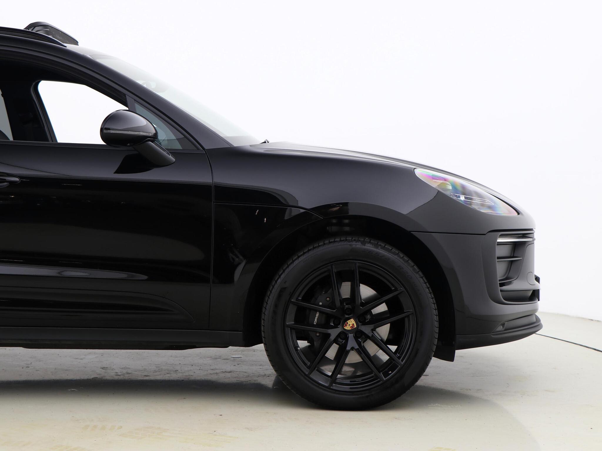 Porsche Macan view 20