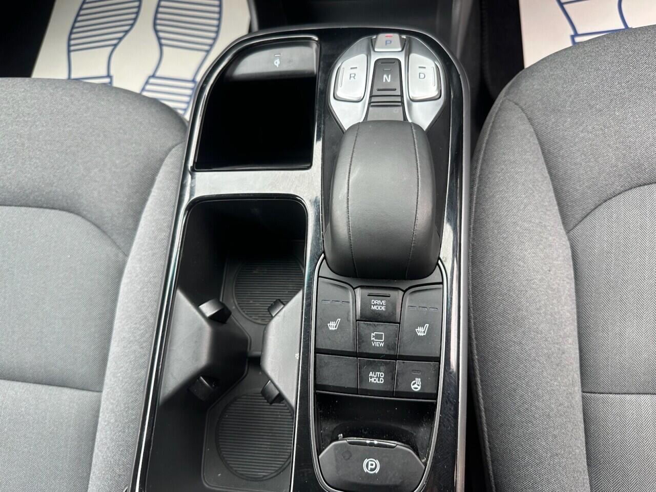 Hyundai Ioniq view 25
