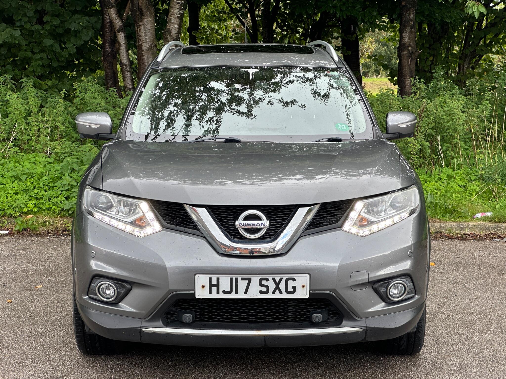 Nissan X-Trail view 4