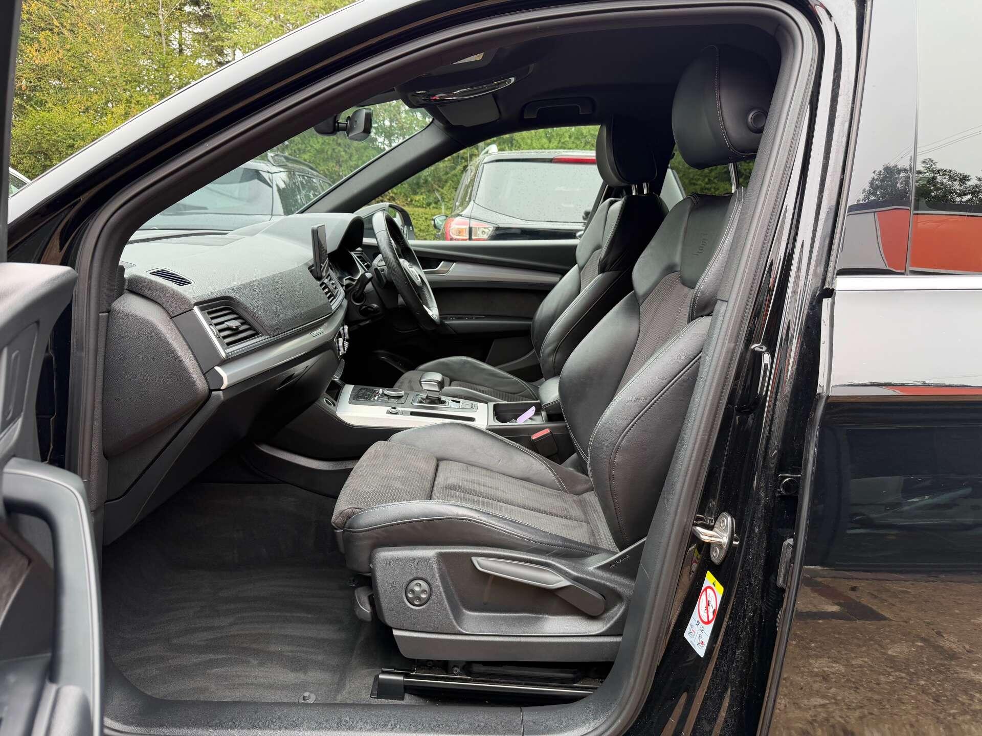 Audi Q5 view 25
