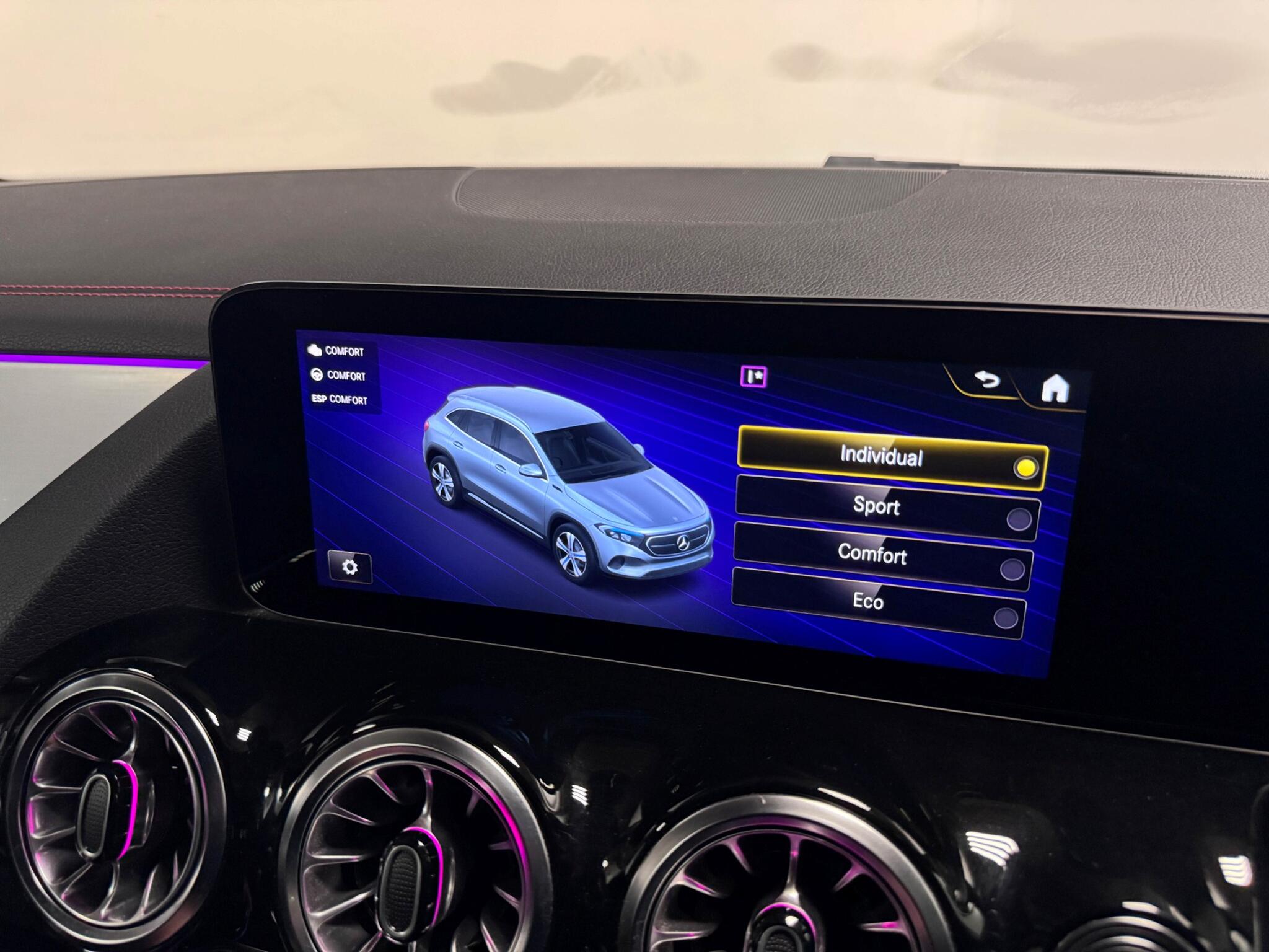 Mercedes-Benz Eqa view 58
