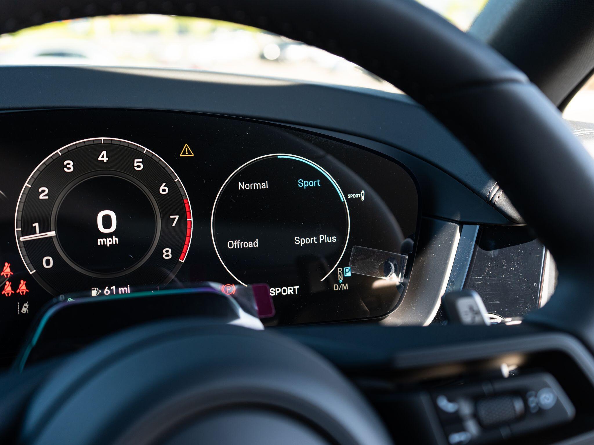 Porsche Cayenne view 36