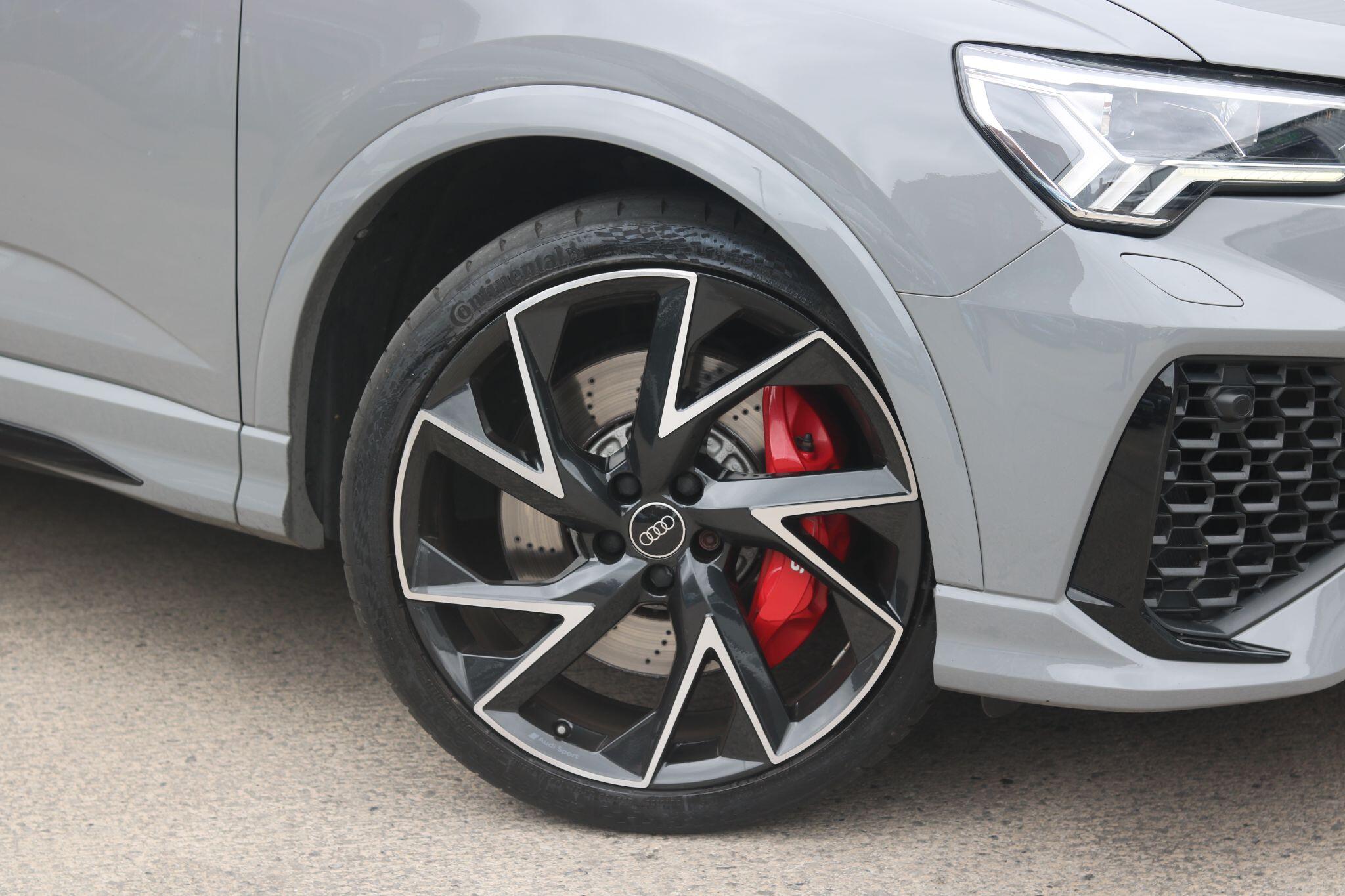 Audi RS Q3 view 9