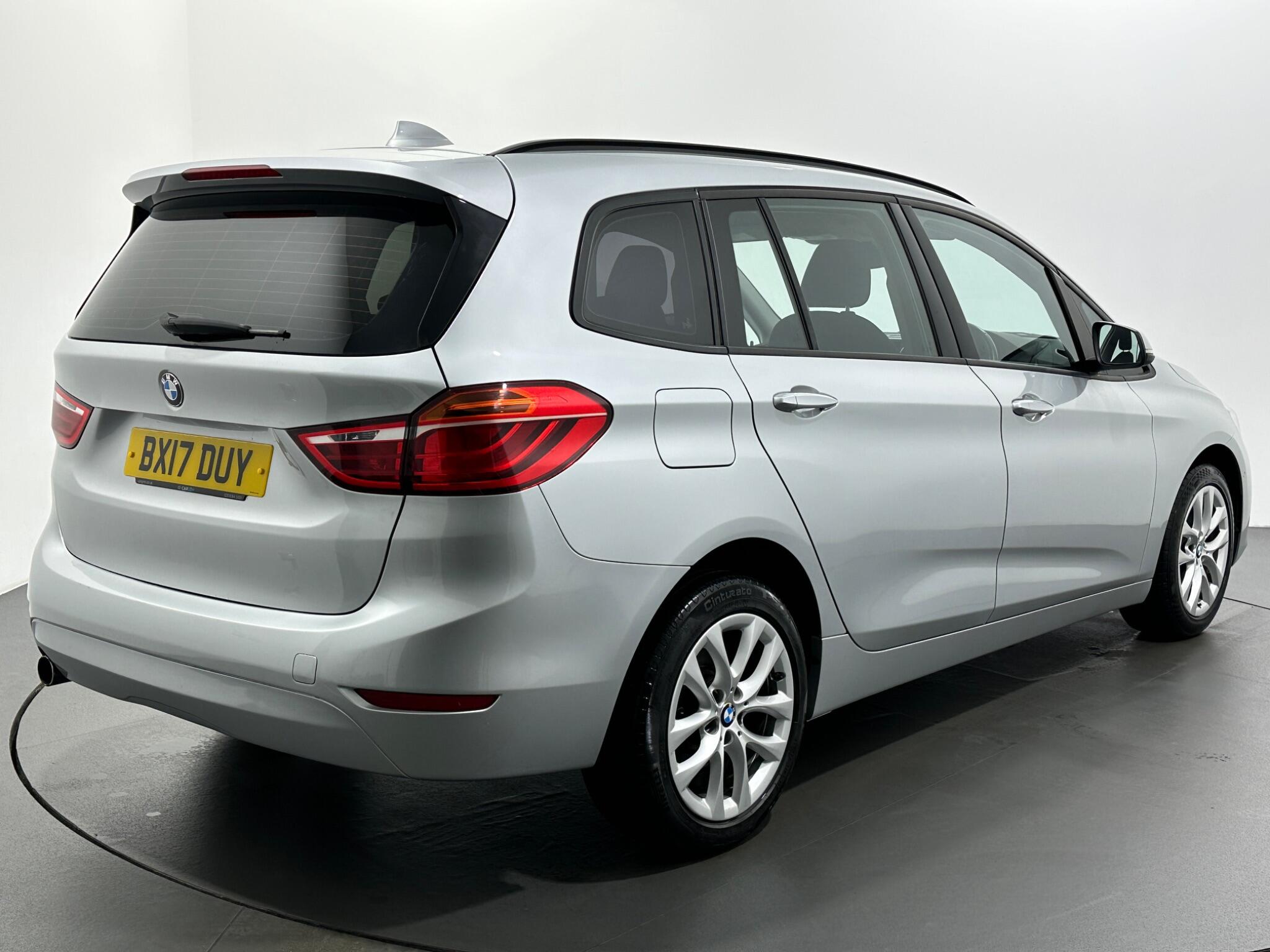 BMW 2 Series view 8