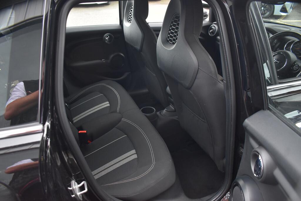 Mini Hatch view 30