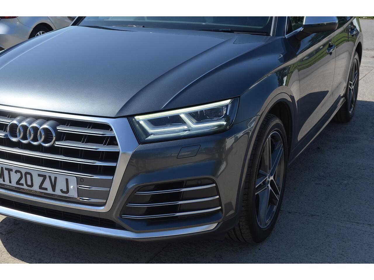 Audi SQ5 view 47