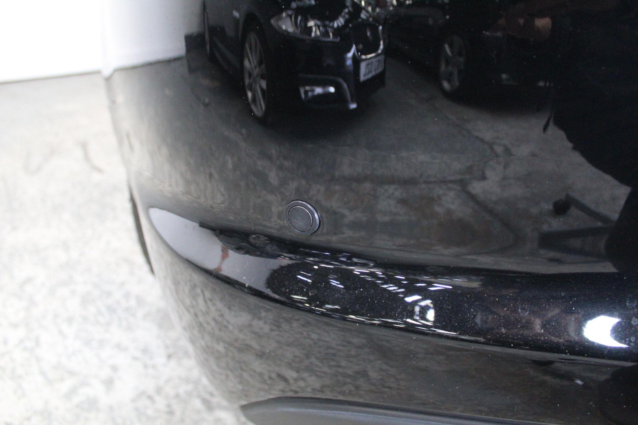 Jaguar XF view 17