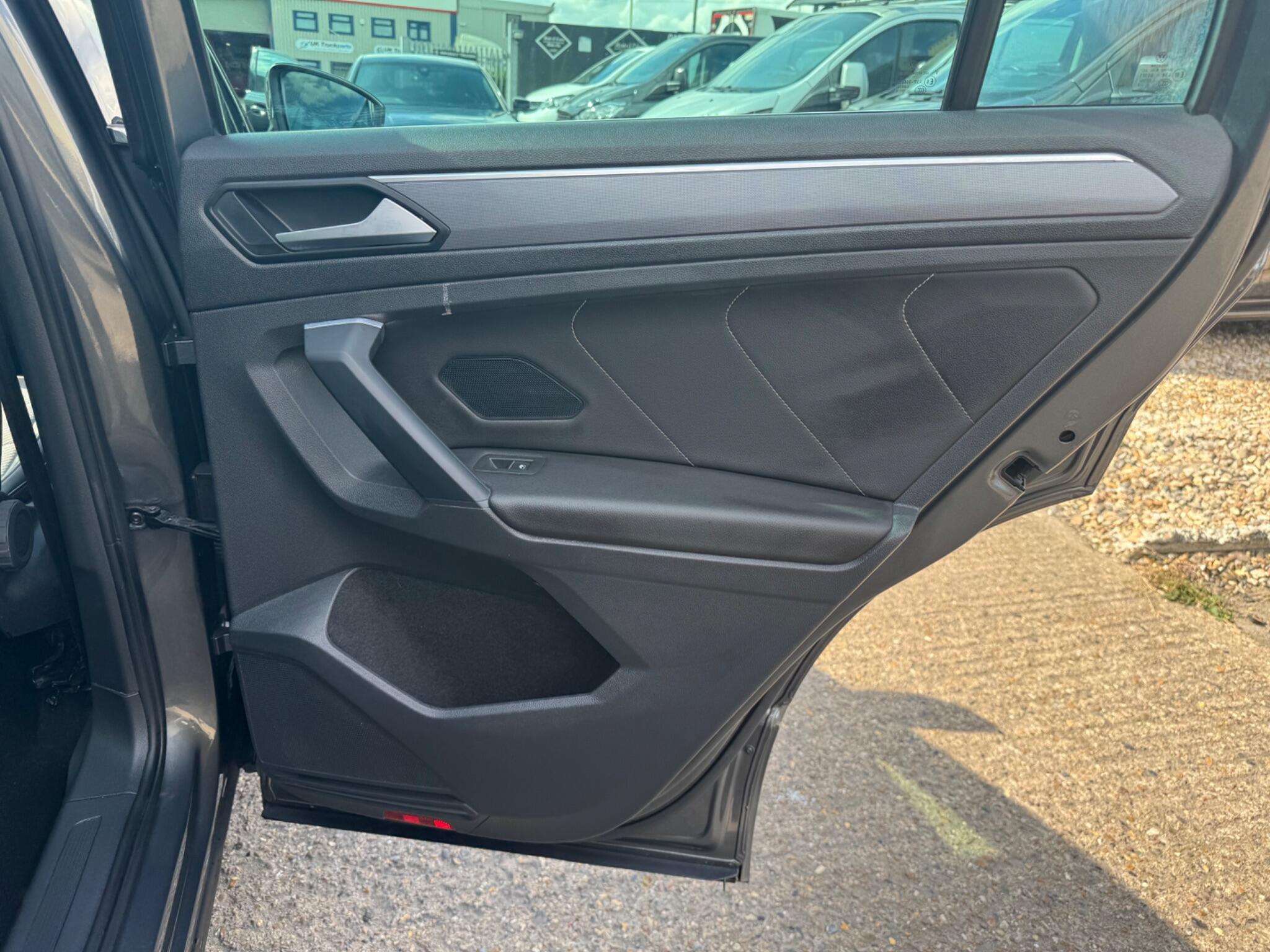Volkswagen Tiguan view 34