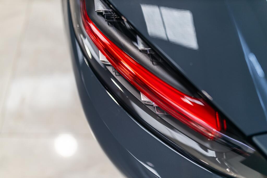 Porsche Cayman view 17