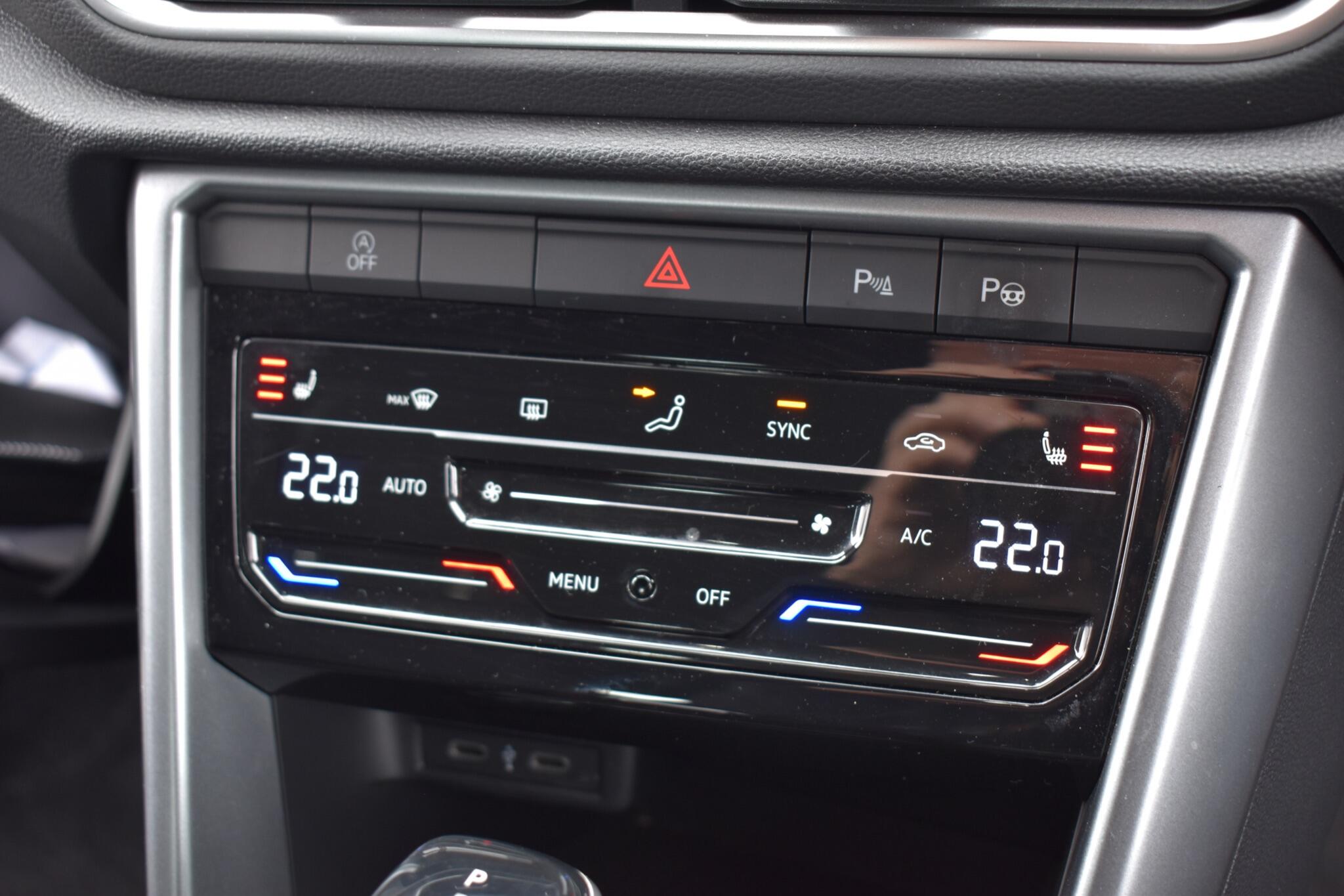 T-Roc - 1.5 TSI Style DSG 2WD Euro 6 (s/s) 2dr - Image 21