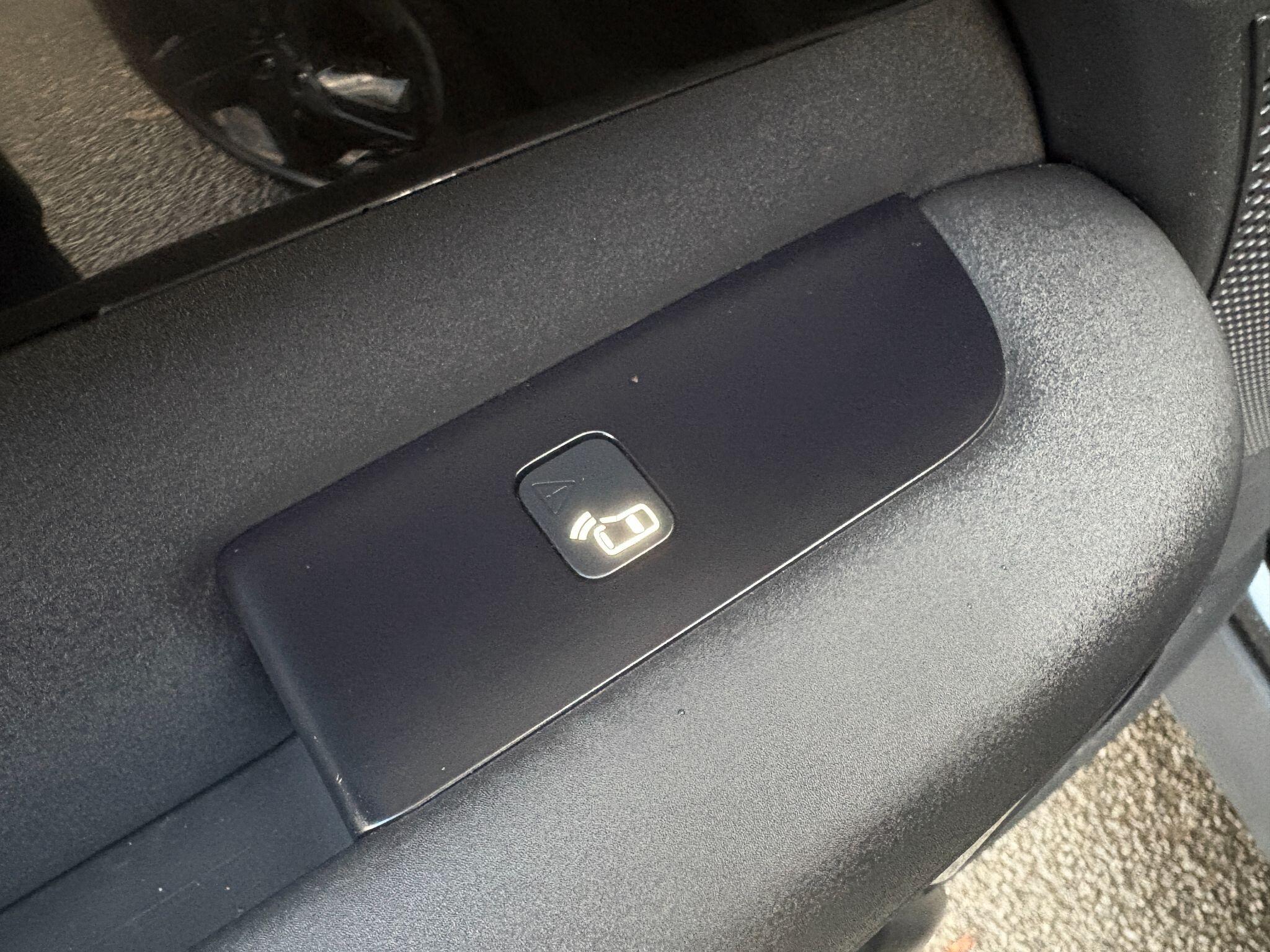 Land Rover Discovery 3 view 18