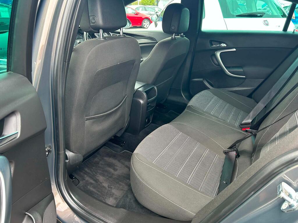 Vauxhall Insignia view 12