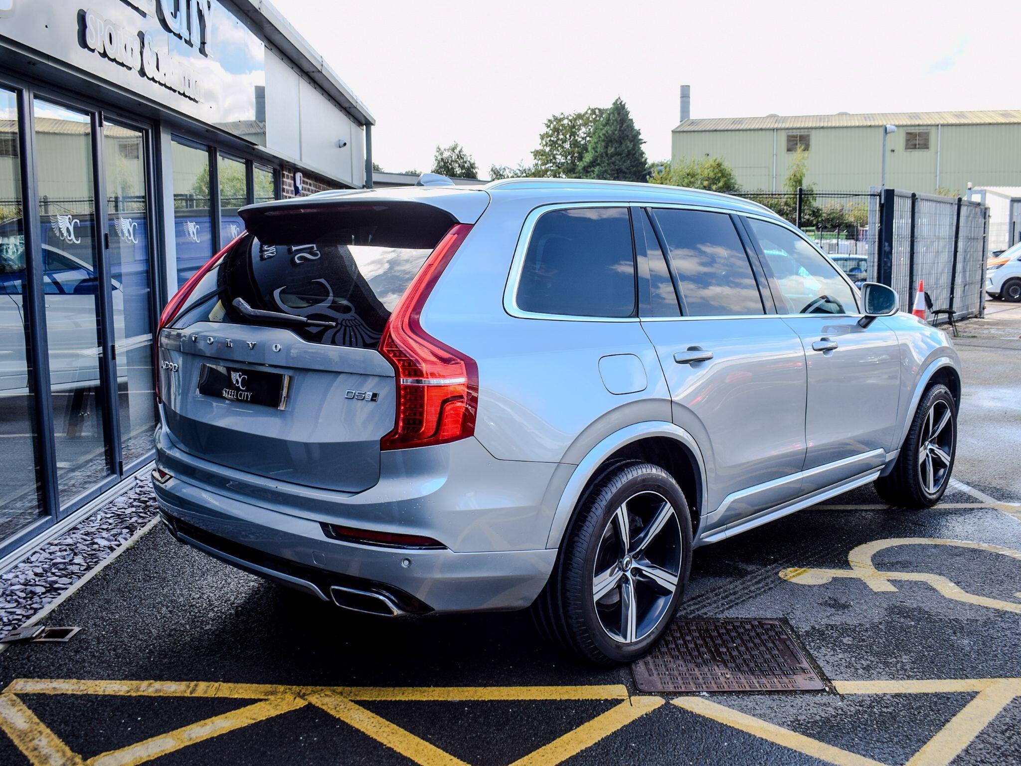Volvo XC90 view 4