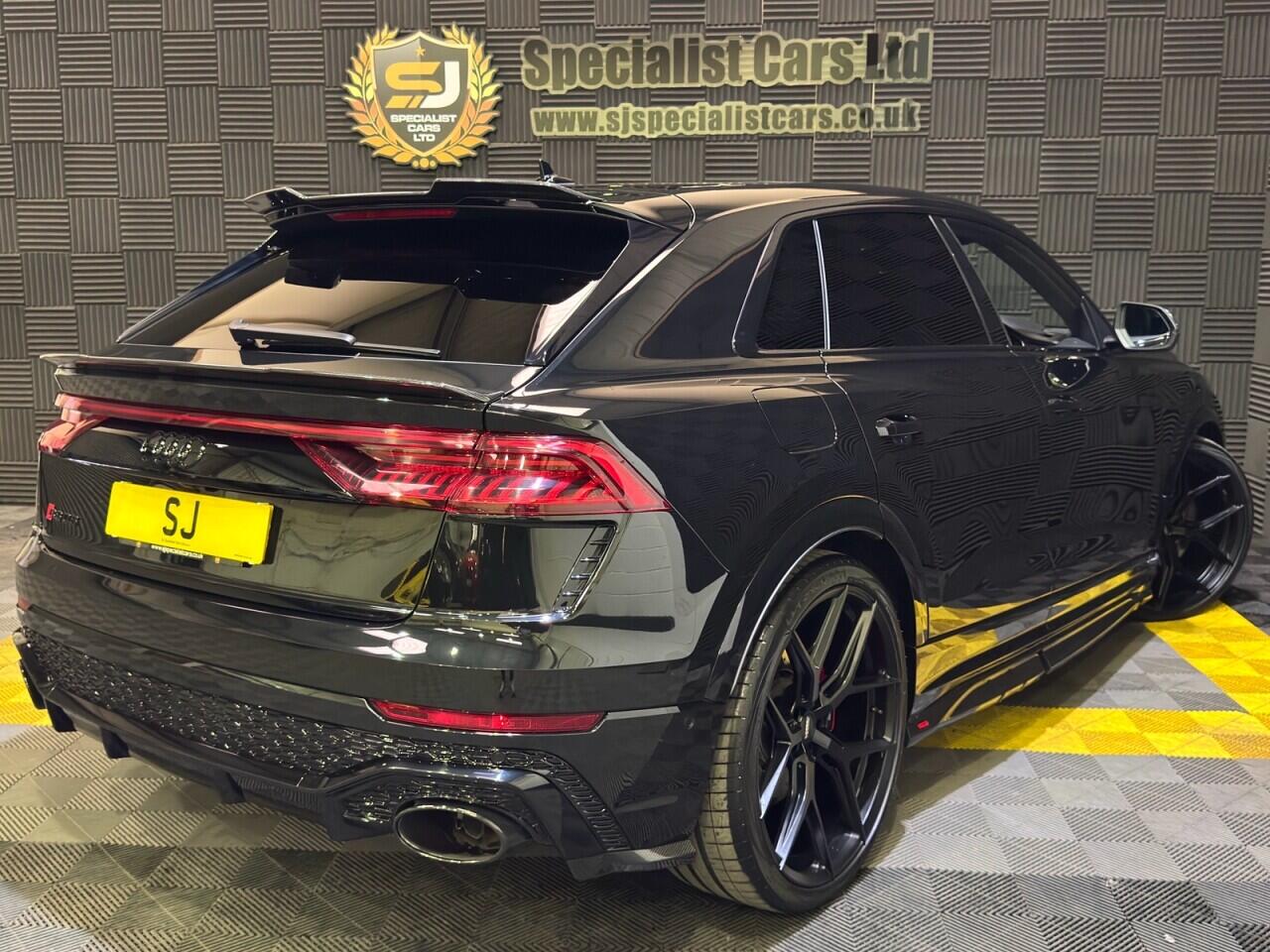 Audi RSQ8 view 30