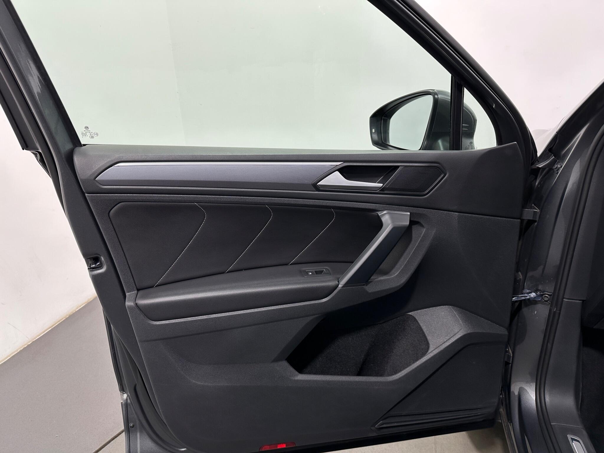 Volkswagen Tiguan view 38